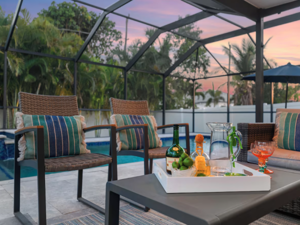 Lovely Naples Pool Home Walk Vanderbilt Beach
